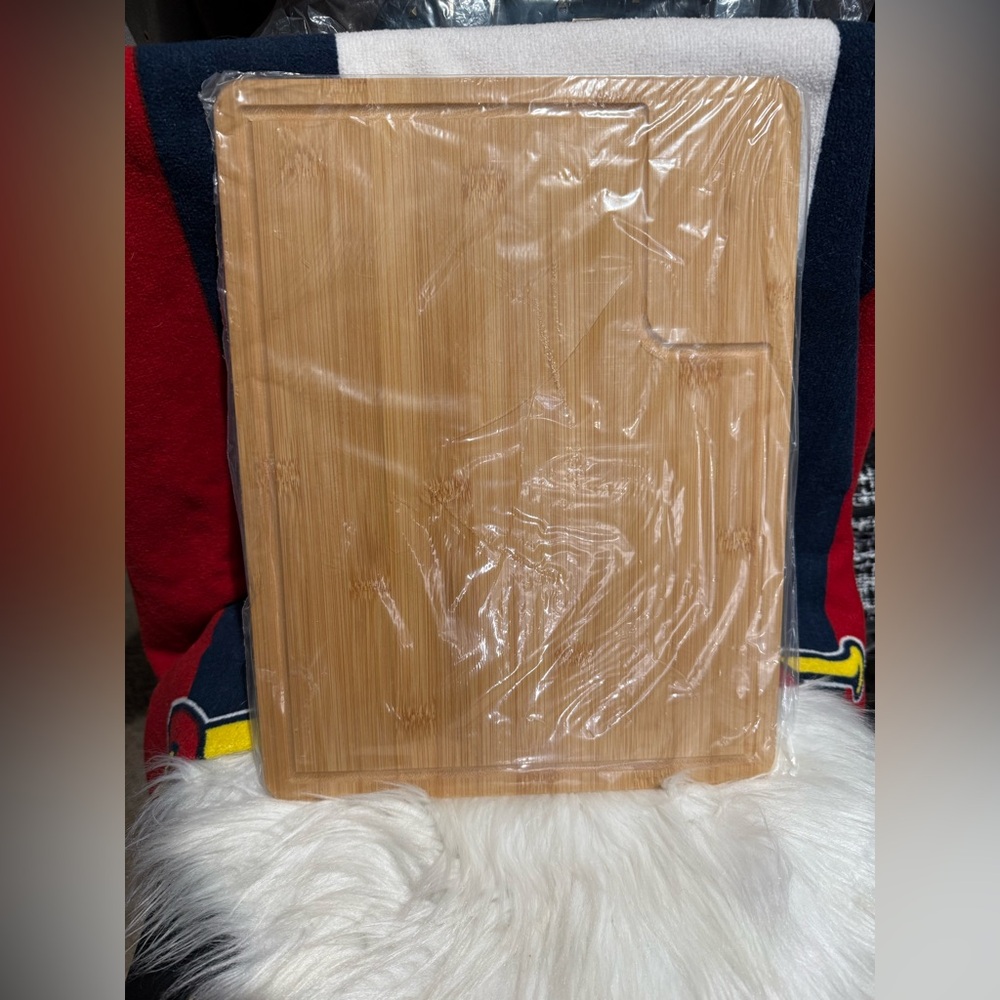 Bamboo Cutting Board. 14x11 - Picture 2 of 5